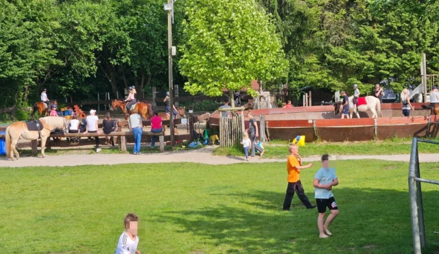 Was für ein super Frohen Leichnahm Wochenende!!
Nur zu kurz.
Die Sommerferien stehen vor der Tür und darauf freue ich mich! Sonne, Schwimmen, Pferde, Kinder und entspannte Stimmung.
 Das wird wieder toll